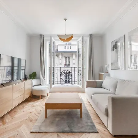 Apartment We Parisian Les Invalides Cozy